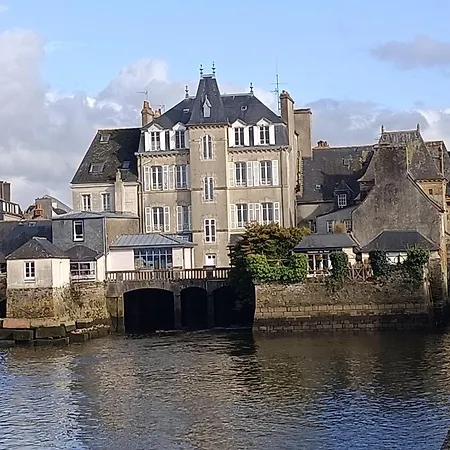 Maison Au Calme, Proche Du Centre De Landerneau