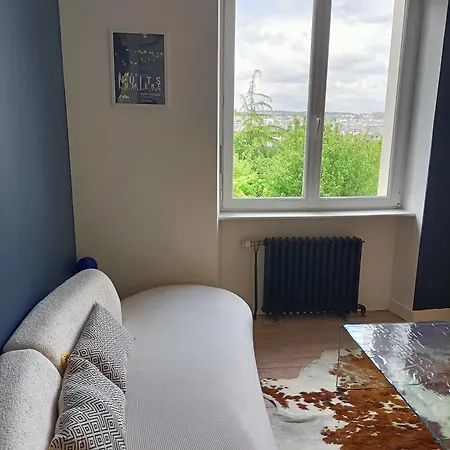 Maison Au Calme, Proche Du Centre De Holiday home