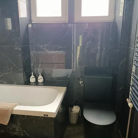 Maison Au Calme, Proche Du Centre De *